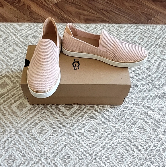 UGG Sammy Slip-On Pink Sneakers - Size 7 - Picture 2 of 9